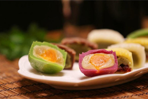 冰皮月餅配方及機(jī)器生產(chǎn)方法 冰皮月餅配方及機(jī)器生產(chǎn)方法